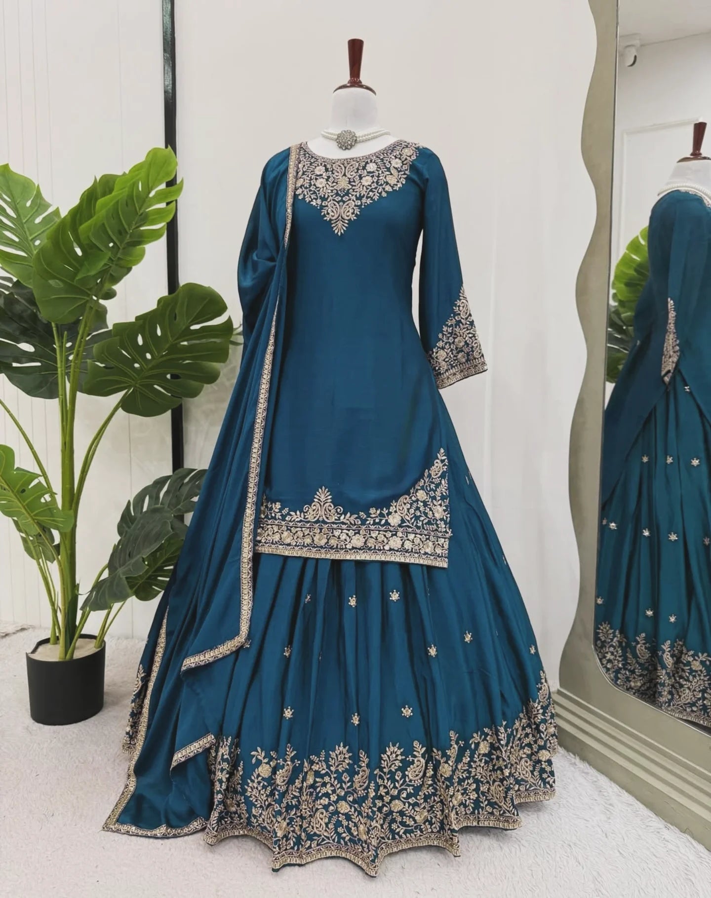 💙👑 NEW DESIGNER PARTY WEAR – FANCY PURE SILK SET 👑💙
